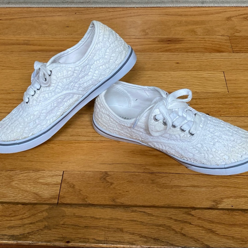 Aeropostale | Lace Sneakers